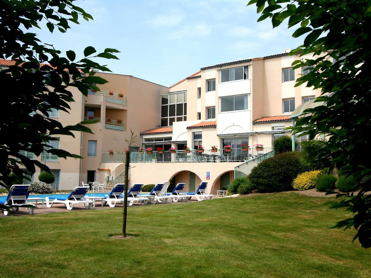 Logis Hotel Restaurant Aloe Les Herbiers Dış mekan fotoğraf