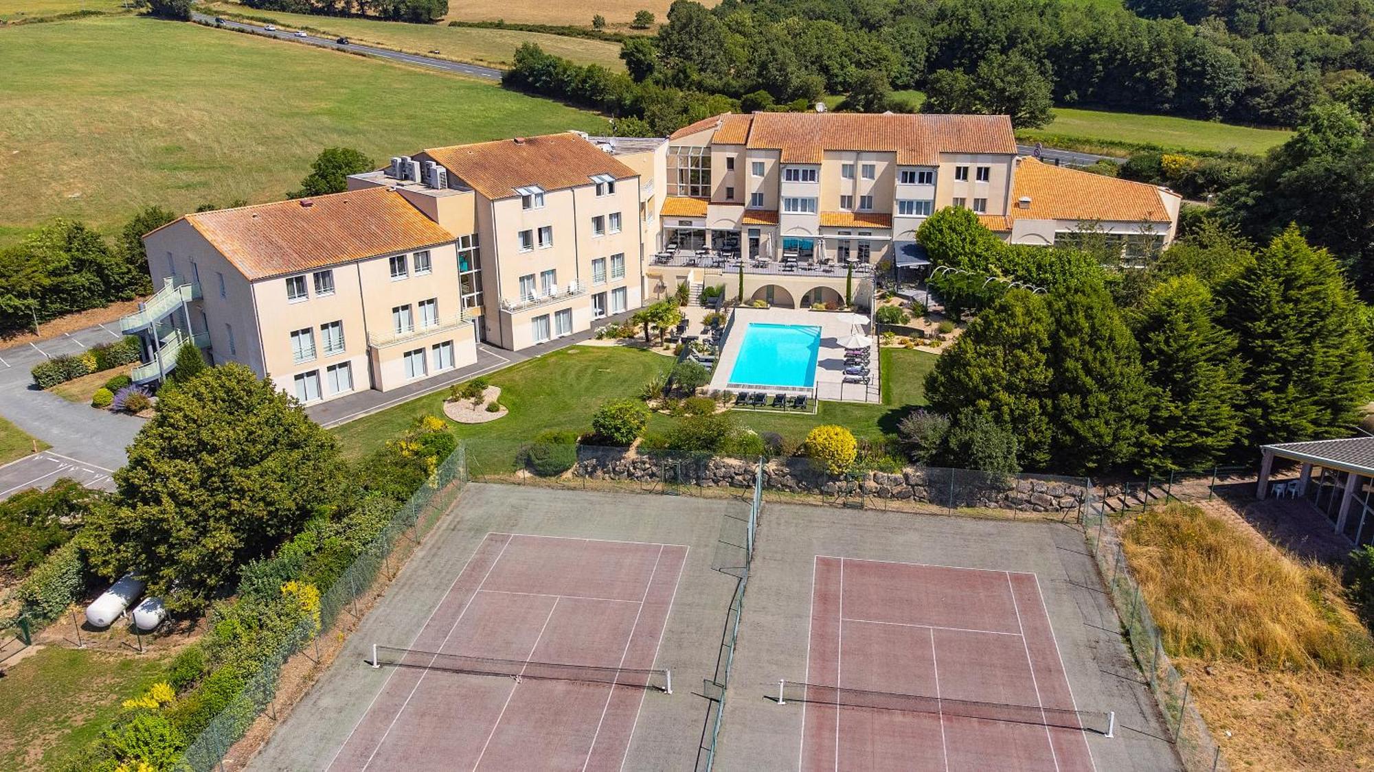 Logis Hotel Restaurant Aloe Les Herbiers Dış mekan fotoğraf